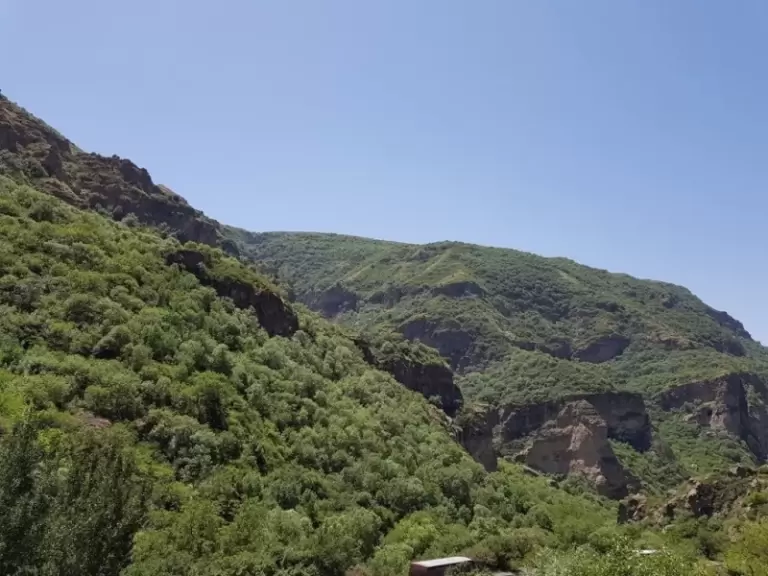 10 кілометрів античності: гарні, Симфонія каменів, Гегард