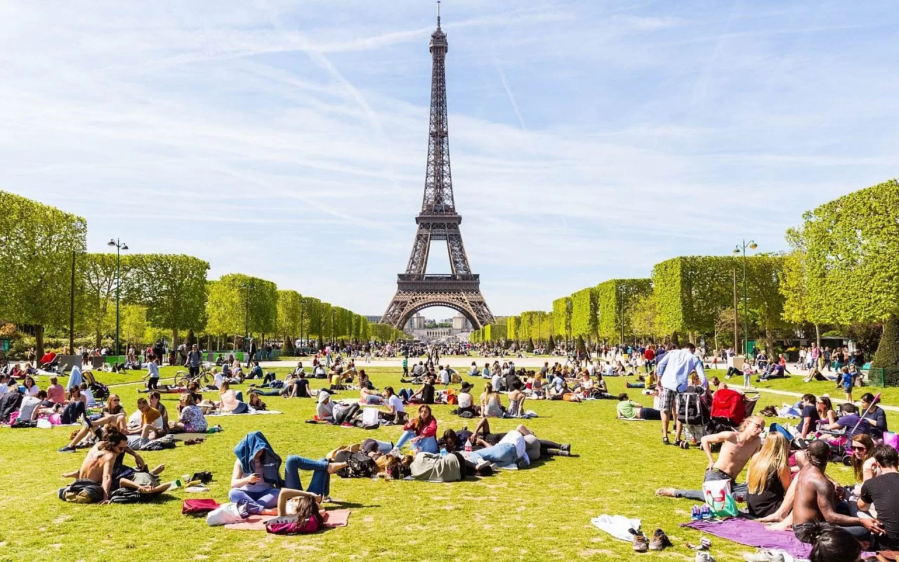 Марсове поле у ​​Парижі 3 Гранд тур