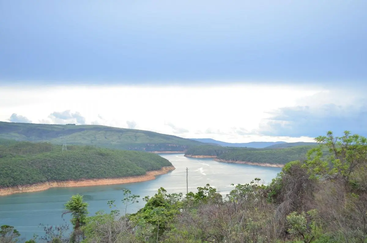 "Деякі будинки досі цілі": у Бразилії виявили "загублене місто" на дні величезного озера 1 Гранд тур "Деякі будинки досі цілі": у Бразилії виявили "загублене місто" на дні величезного озера