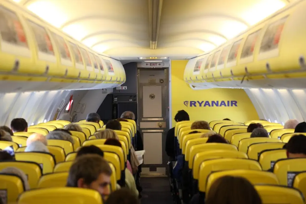 Як легко подолати страх польотів: дієві лайфхаки від бортпровідників і психологів 1 Гранд тур Як легко подолати страх польотів: дієві лайфхаки від бортпровідників і психологів