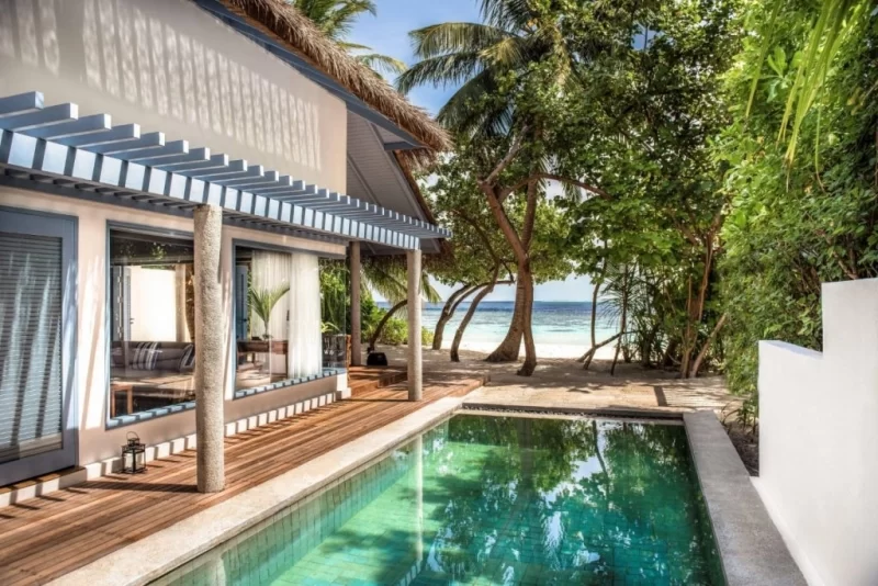 Йога на світанку з видом на океан: огляд Raffles Maldives Meradhoo Resort 13 Гранд тур