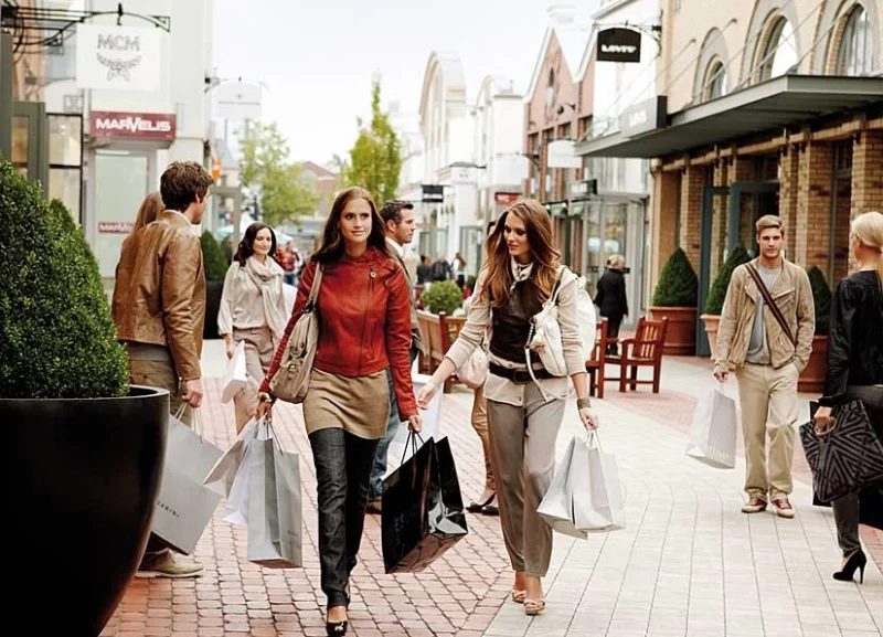 Куди відправитися в чорну п'ятницю на шопінг мрії? 5 Гранд тур