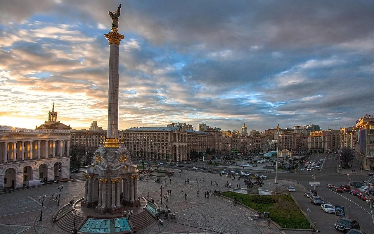 Майдан Незалежності 3 Гранд тур
