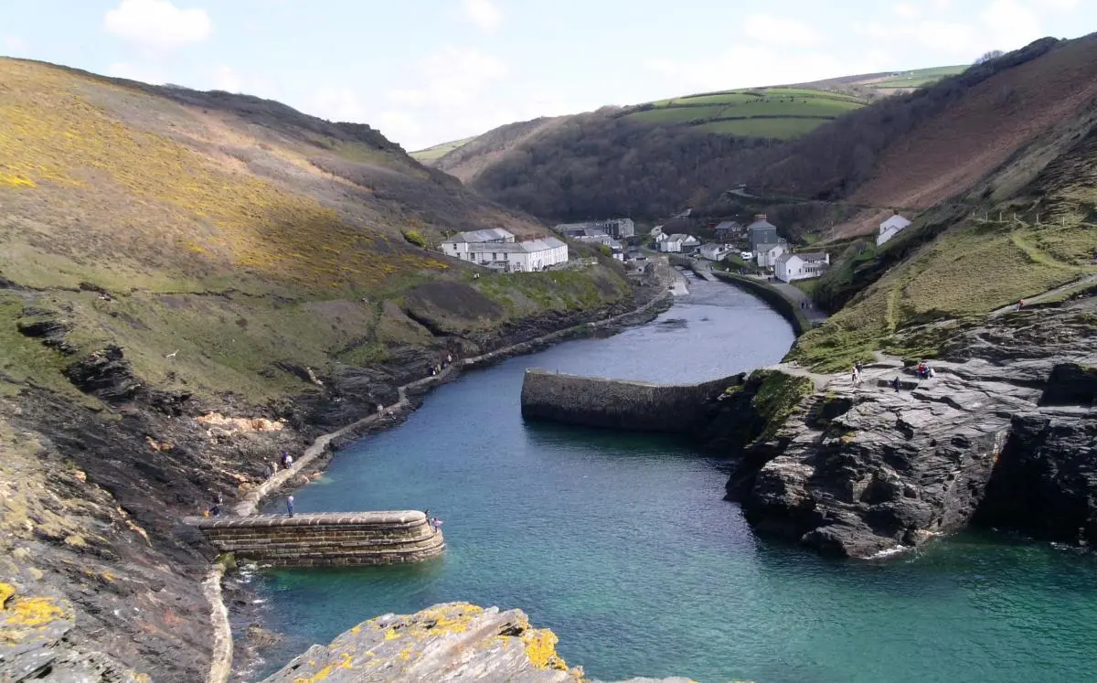 Насичене "відьмами": туристи розповіли про селище в Англії, яке має таємний світ магії 1 Гранд тур Насичене "відьмами": туристи розповіли про селище в Англії, яке має таємний світ магії