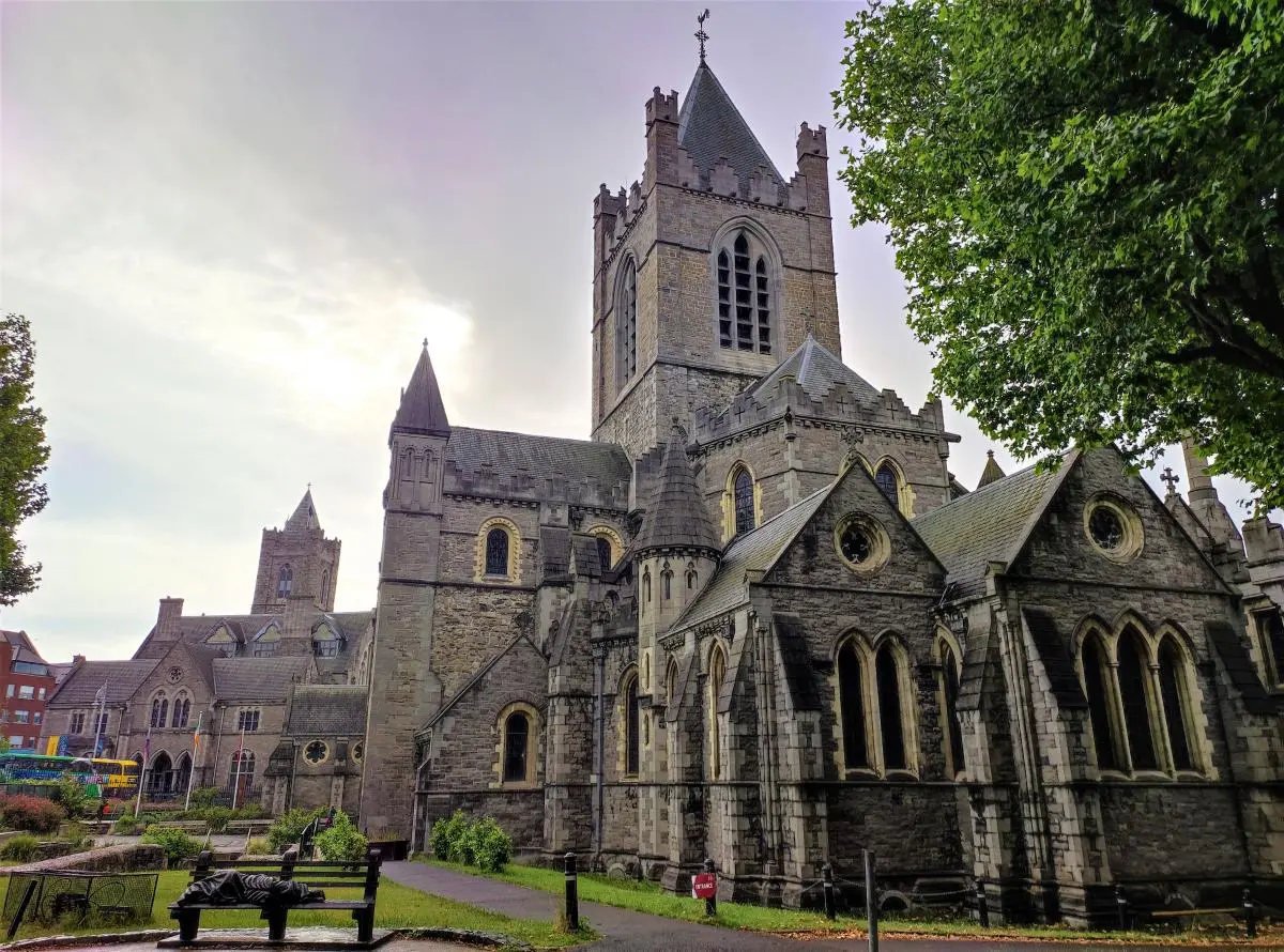 Новий поїзд з’єднає столицю Ірландії із таємними замками та незайманими пляжами 1 Гранд тур Новий поїзд з’єднає столицю Ірландії із таємними замками та незайманими пляжами