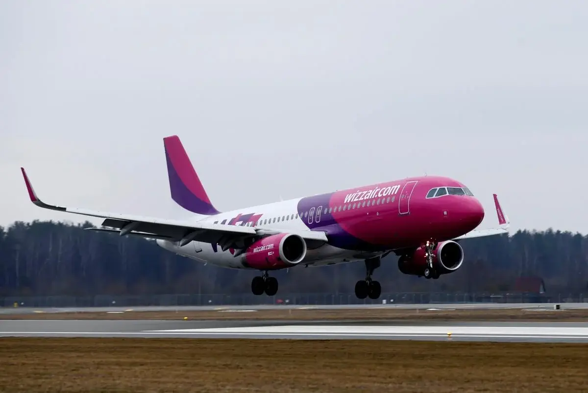 Wizz Air звинуватили у приниженні 4-річної дитини під час рейсу 1 Гранд тур Пасажири звинуватили Wizz Air у приниженні 4-річної дитини під час рейсу, - ЗМІ