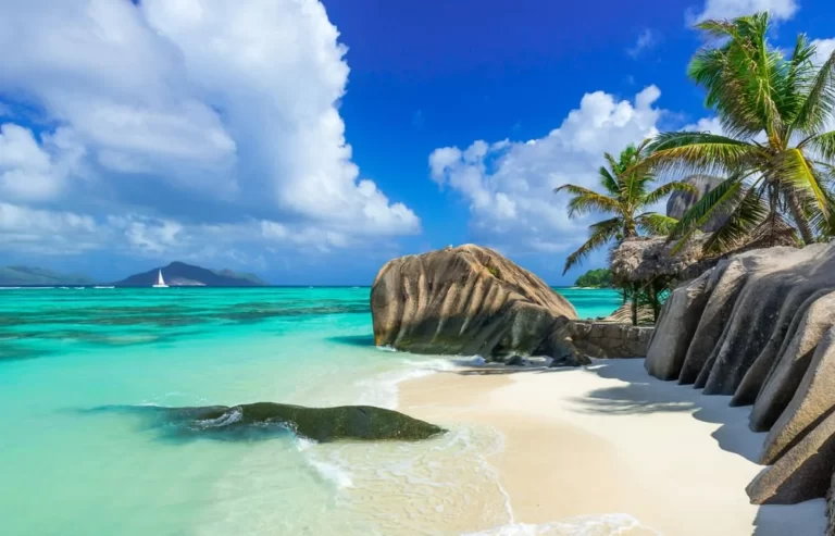 Національний парк St. Anna – La Digue Marina (La Dig isl.) (28 м. миль 3,5 години)