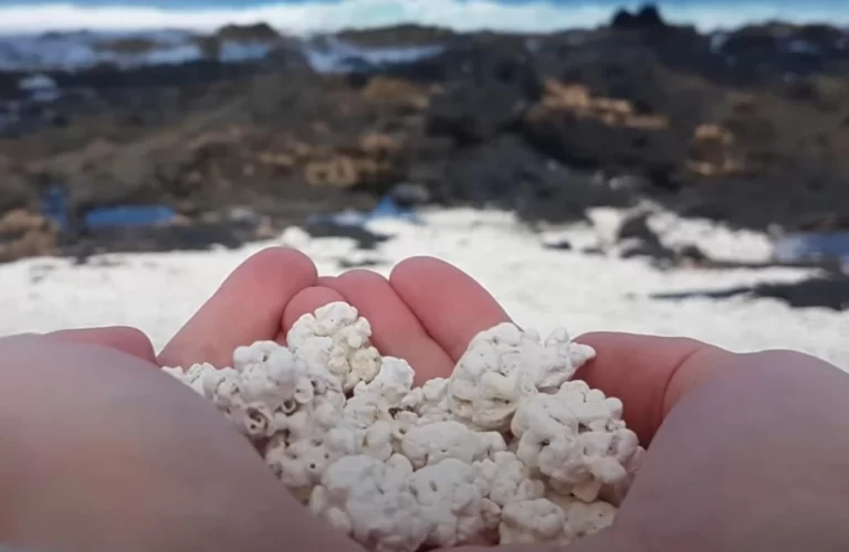 Пісок з "попкорну": на Канарських островах є незвичайний пляж, який вражає туристів 1 Гранд тур