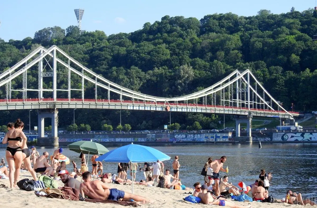 Пляжі Києва: в міськраді відповіли, де дозволено відпочивати цього літа 1 Гранд тур Пляжі Києва: в міськраді відповіли, де дозволено відпочивати цього літа