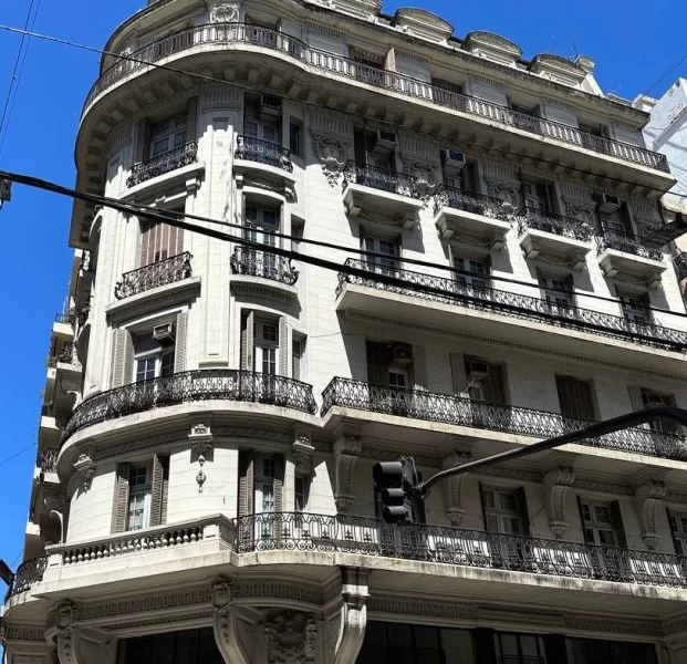 Пристрасне танго, соковиті стейки, неймовірна архітектура: гайд по дивовижному Буенос-Айресу 4 Гранд тур Пристрасне танго, соковиті стейки, неймовірна архітектура: гайд по дивовижному Буенос-Айресу 3 Гранд тур