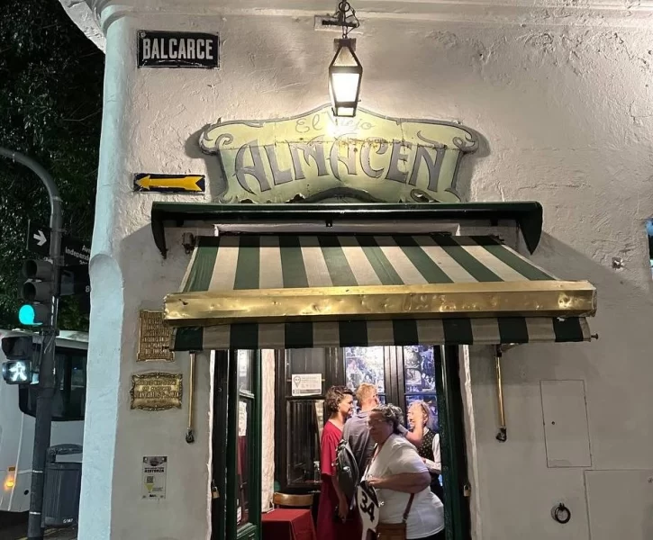 Пристрасне танго, соковиті стейки, неймовірна архітектура: гайд по дивовижному Буенос-Айресу 10 Гранд тур Пристрасне танго, соковиті стейки, неймовірна архітектура: гайд по дивовижному Буенос-Айресу 9 Гранд тур