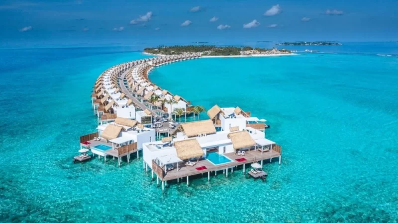 Розкішний перепочинок від швидкості життя: Emerald Maldives Resort & SPA 3 Гранд тур
