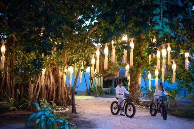 Розкішний перепочинок від швидкості життя: Emerald Maldives Resort & SPA 15 Гранд тур