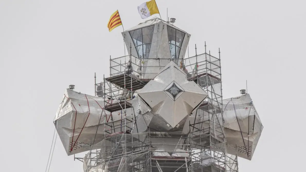 Саграда Фамілія офіційно стала найвищою церквою світу 1 Гранд тур Саграда Фамілія офіційно стала найвищою церквою світу