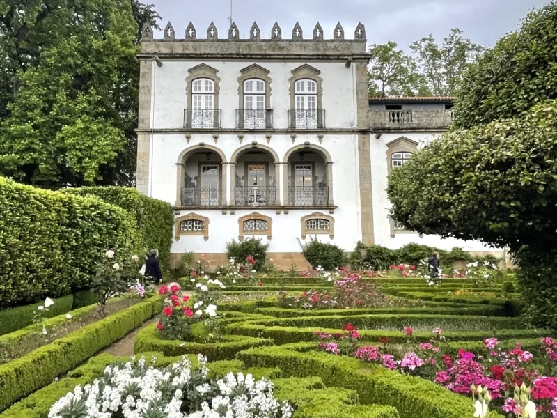 Розкішний палац-готель Casa da Ínsua з садом