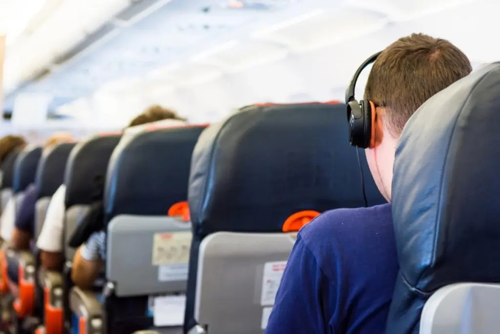 Стюардеса назвала одяг, який ніколи не варто одягати для подорожі у літаку 1 Гранд тур Стюардеса назвала одяг, який ніколи не варто одягати для подорожі у літаку