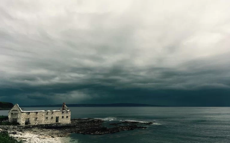 У Північній Ірландії знаходиться прихований острів-перлина, на якому майже немає людей 30 Гранд тур