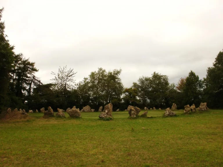 В Англії є стародавні камені, які існували ще до Стоунхенджа: в чому їхня особливість 20 Гранд тур