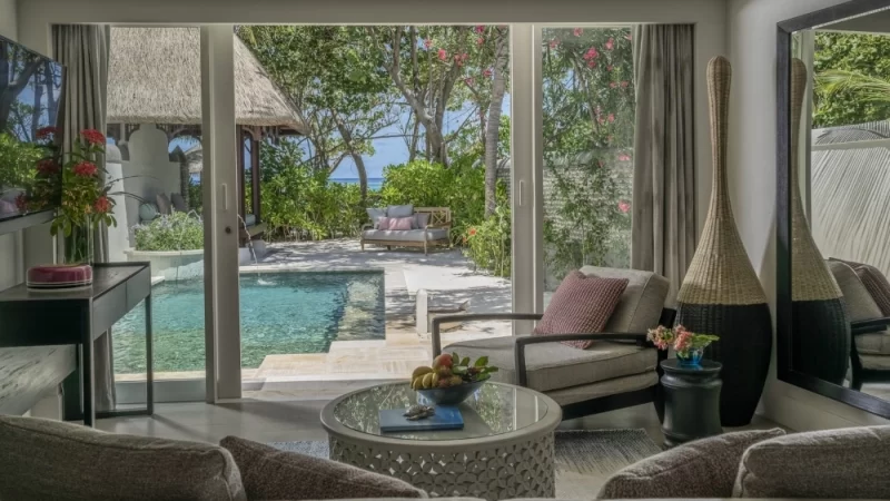 Відкрийте для себе світ серфінгу: огляд Four Seasons Resort Maldives at Kuda Huraa 3 Гранд тур