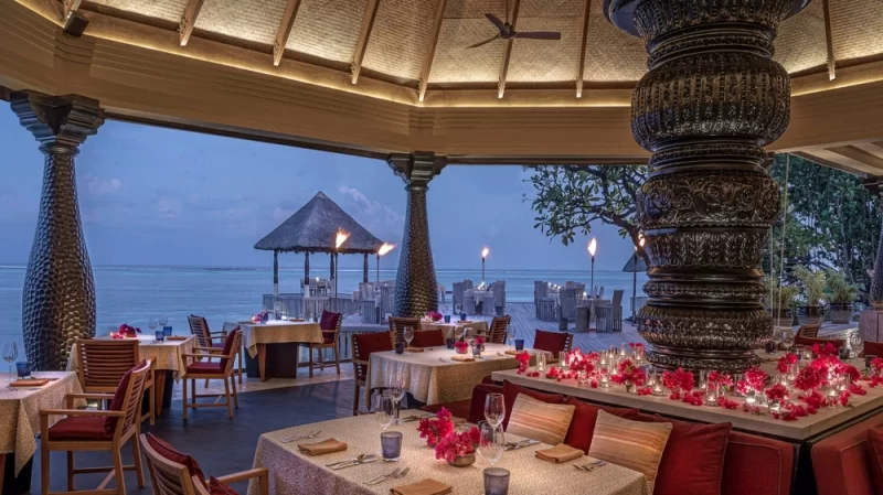 Відкрийте для себе світ серфінгу: огляд Four Seasons Resort Maldives at Kuda Huraa 11 Гранд тур