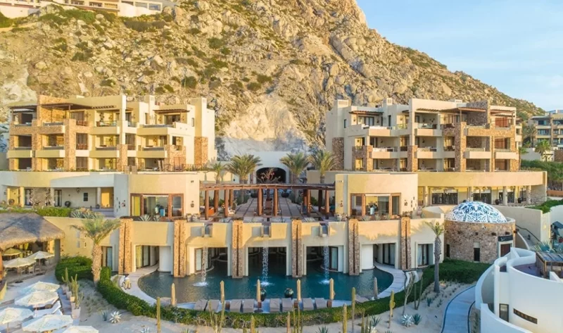 Басейн готелю Waldorf Astoria Los Cabos Pedregal в Мексиці
