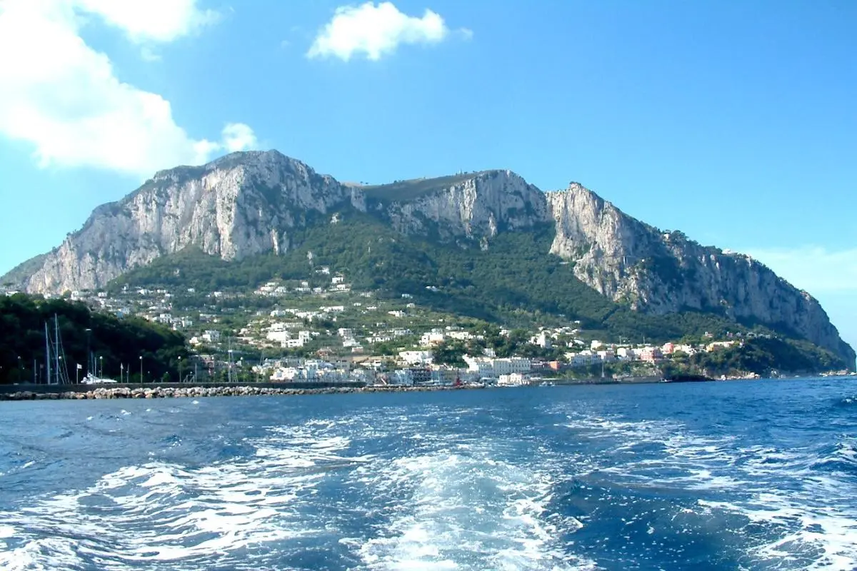 За агресивний сервіс покарають: жорсткі правила запроваджують на популярному курорті 1 Гранд тур За агресивний сервіс покарають: жорсткі правила запроваджують на популярному курорті